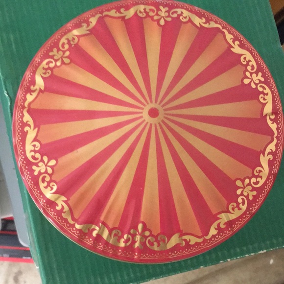 Vibrant Circus Tin with Playful Illustrations - Picture 7 of 7